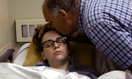 Un fotograma de Debajo del cinturón