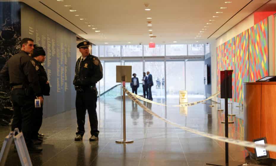 MoMA stabbing: New York police still searching for man who ...