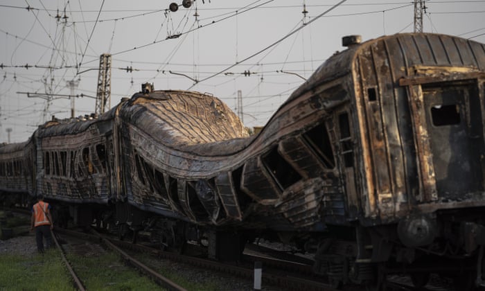Stacja kolejowa we wsi Chaplin na Ukrainie została w czwartek zaatakowana w Święto Niepodległości Ukrainy.
