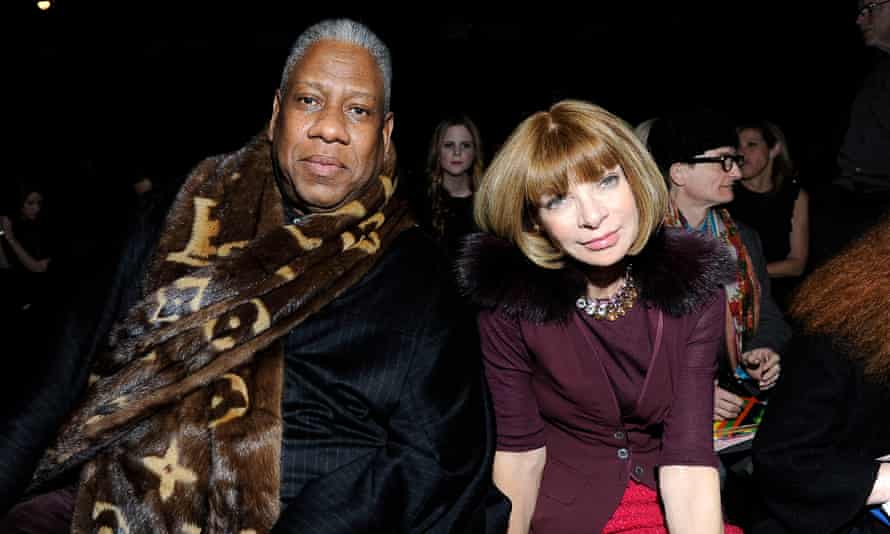 Talley and Wintour attend at New York Fashion Week in 2011.