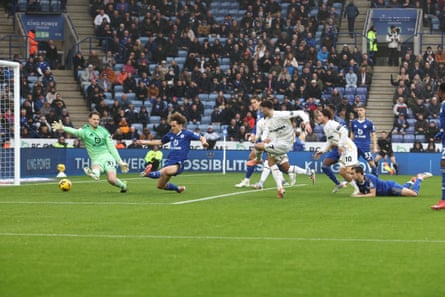 Tom Cannon gives Sheffield United the lead at Leicester.