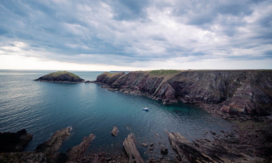 A great Pembrokeshire coastal walk to a great pub: the Old Point House Inn 2 Whitedole Bay.