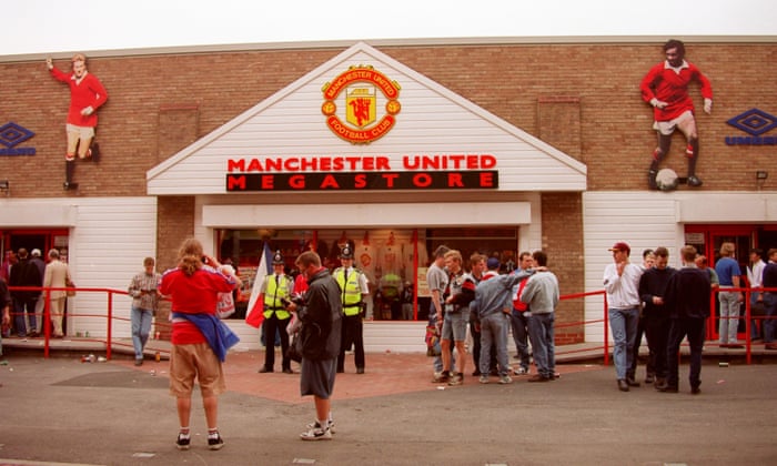 Tired Worn Old Trafford A Symbol Of Manchester United S Faded Grandeur Football The Guardian