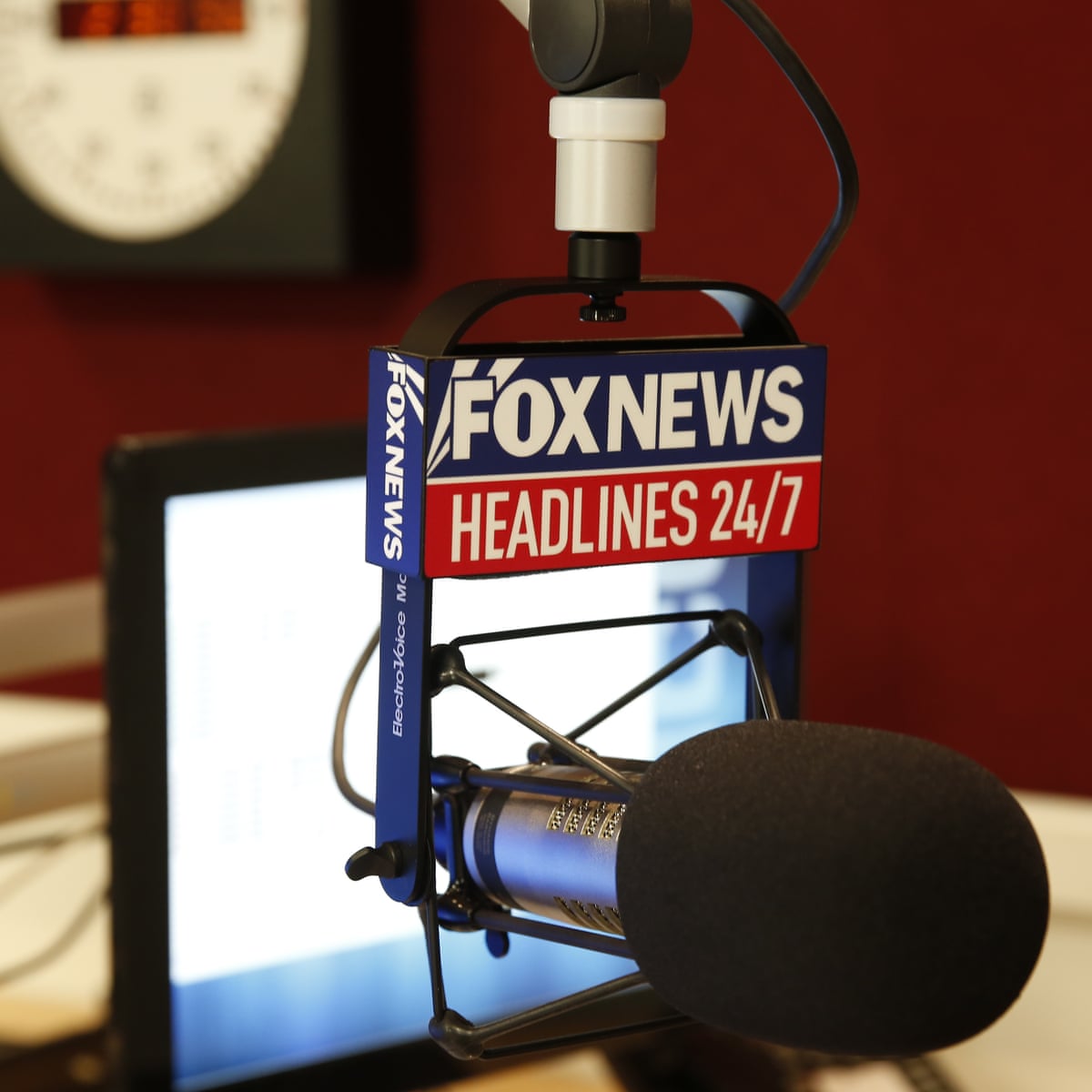Sky Stops Broadcasting Rightwing Us Channel Fox News In Uk Fox News The Guardian