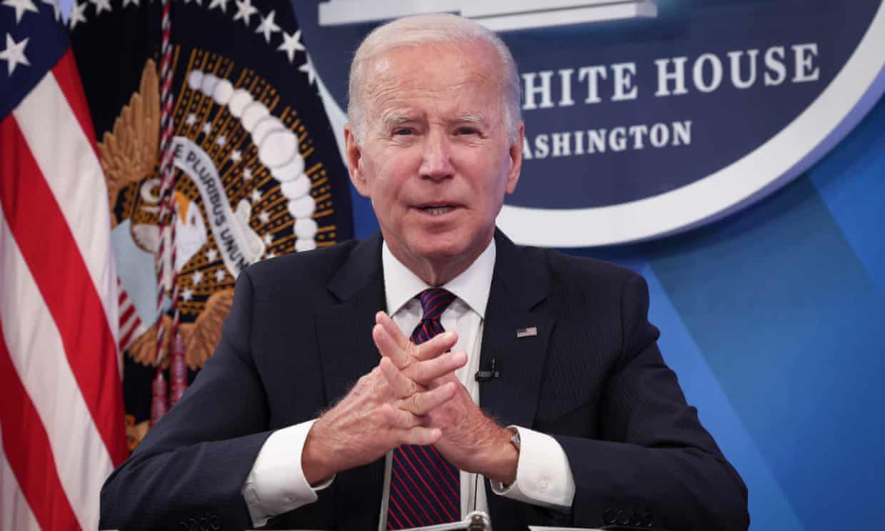 Democrats look to prove economic credentials in battle for midterms (theguardian.com)