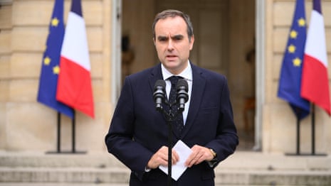 Fransız PM Sébastien Lecornu, bir aydan az bir süre sonra istifa ediyor - Video