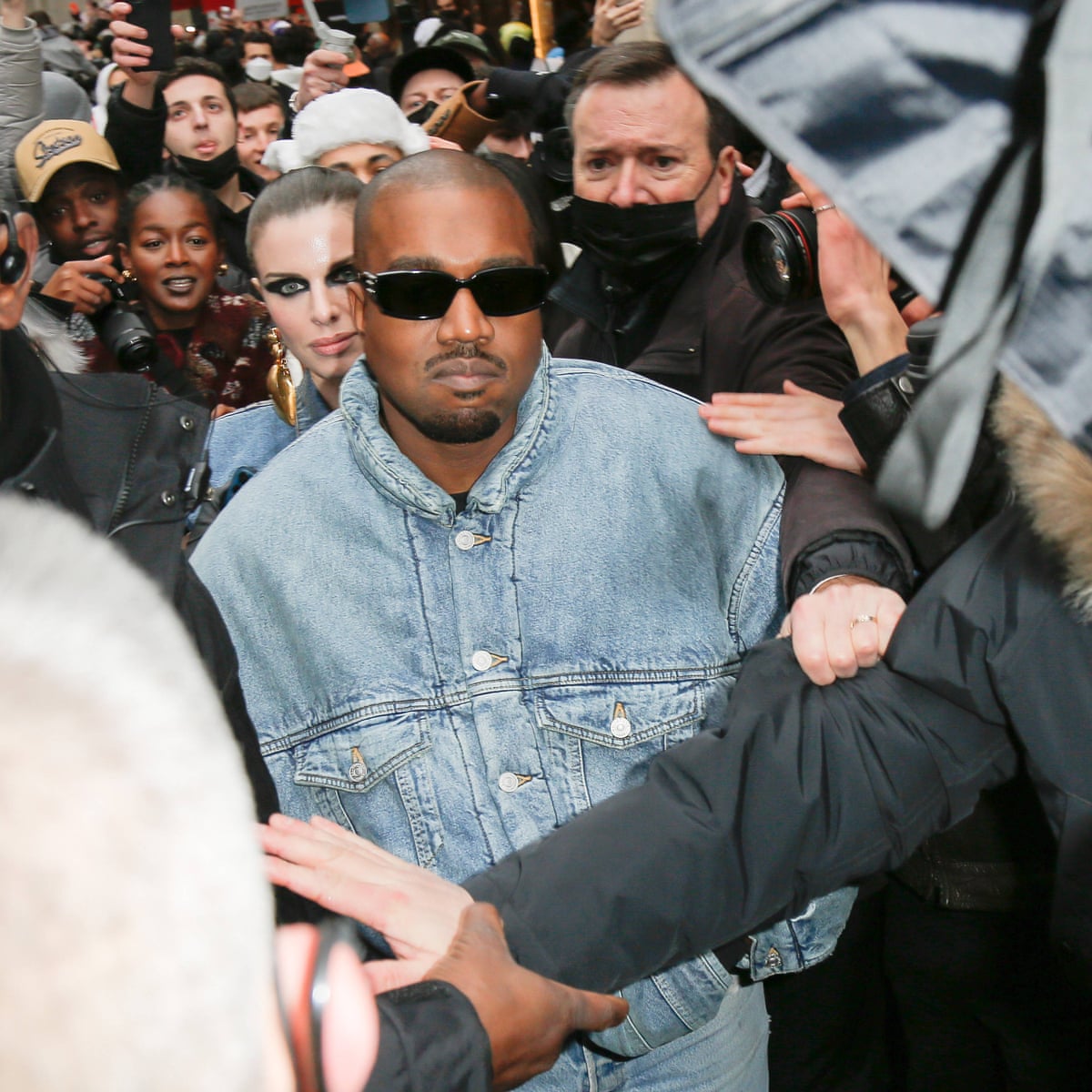 Kanye West Was Supposed to Call Beck About the Grammys But Forgot - ABC News