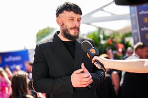Richard Gadd being interviewed
