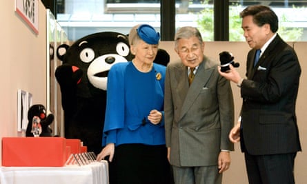 Japanese tourists flock to see Hachi, the cat with lucky eyebrows