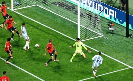 Argentina's Enzo Fernandez misses from close range.