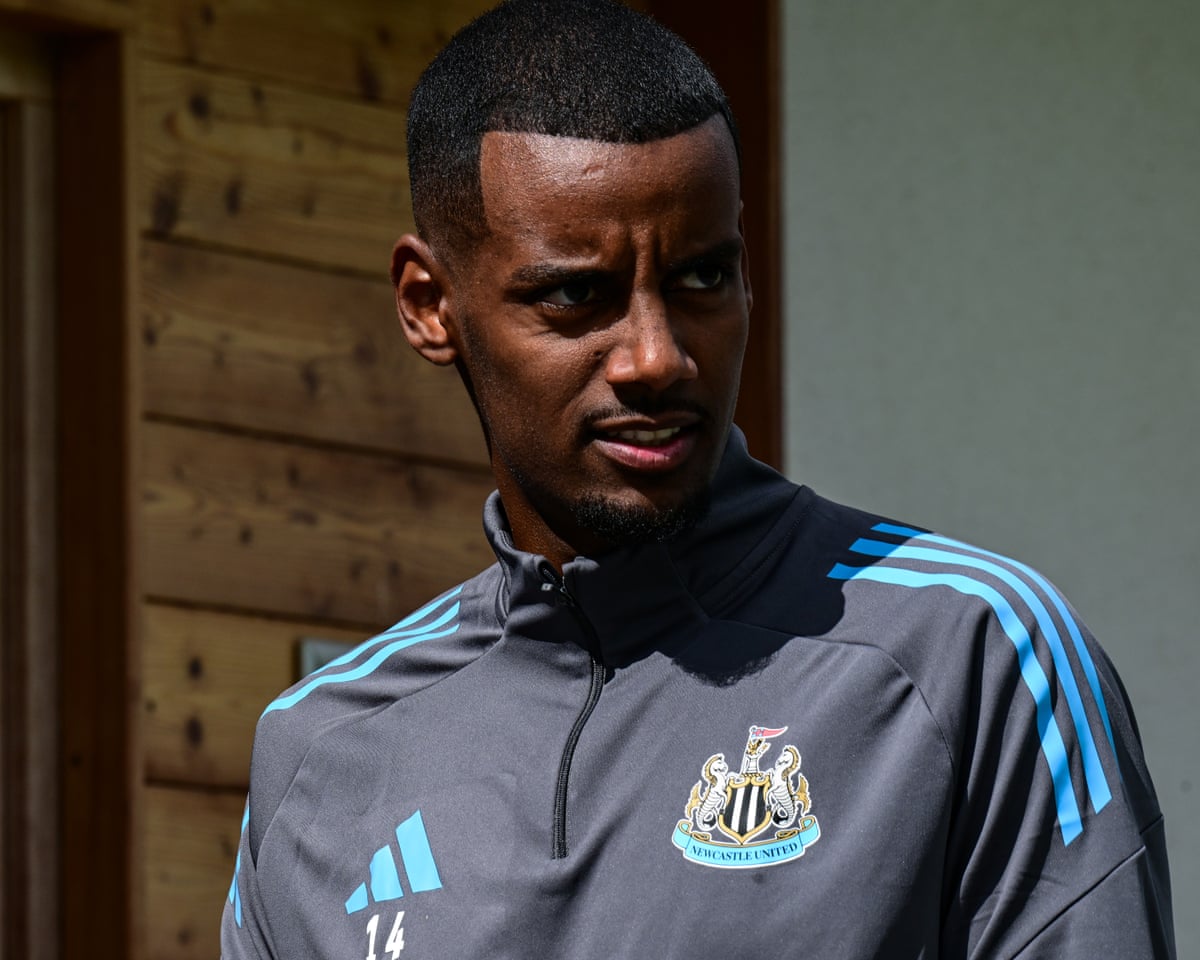 Newcastle Desperate to Retain Isak Amid Liverpool Interest