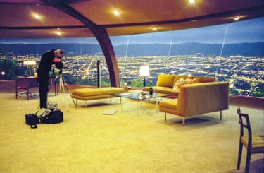 An interior similar to the Chemosphere House in Los Angeles (from the film Charlies Angels)