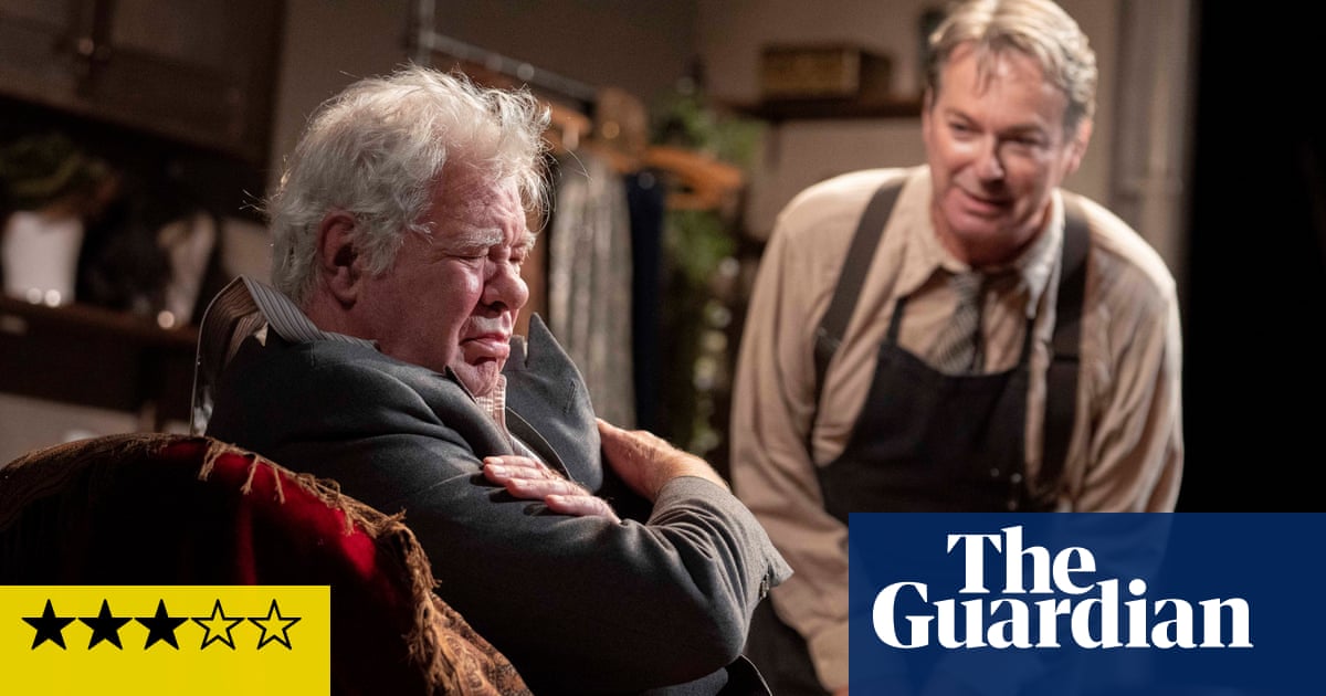The Dresser review – Matthew Kelly and Julian Clary face the final curtain