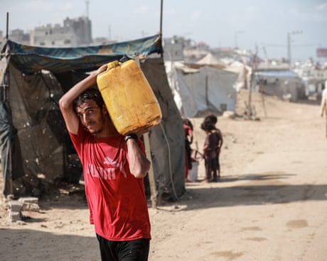 Người dân Palestine phải di dời ở Gaza đang phải vật lộn với điều kiện sống khắc nghiệt.
