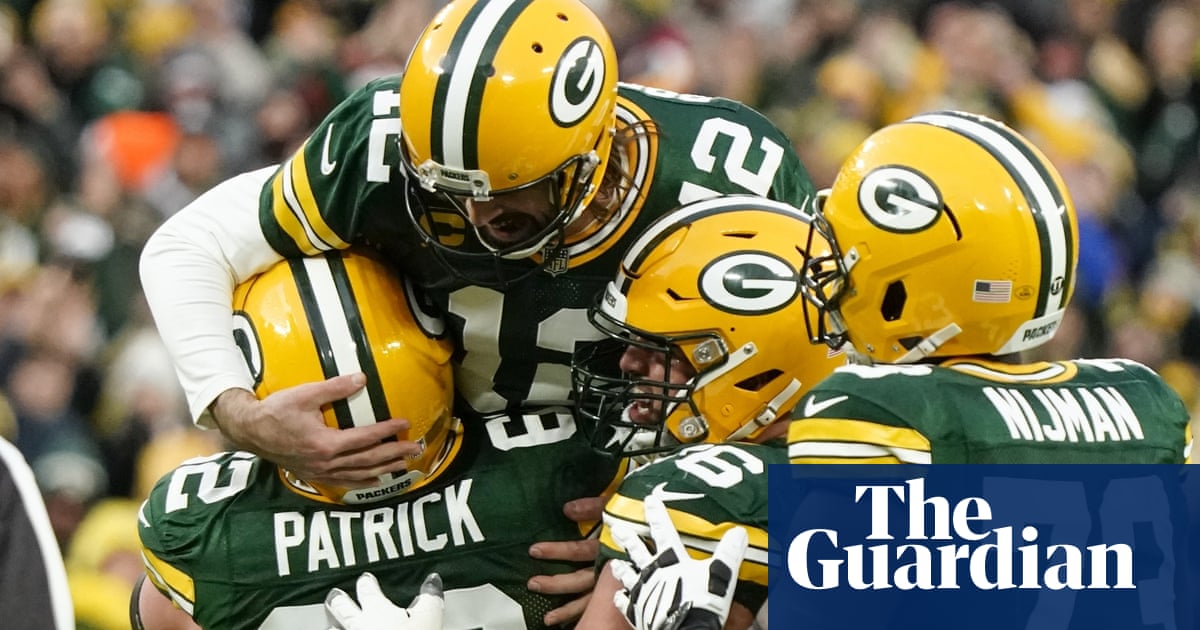 Rodgers breaks Favre’s career TD mark as Packers hold off Browns fightback