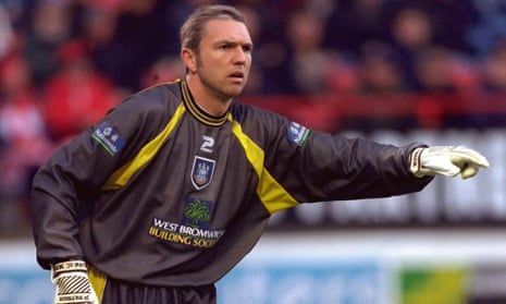 Alan Miller playing for West Bromwich Albion during the 1999-2000 season.