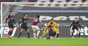 West ham united - liverpool: premier lig - canlı! 5 hammers için ilk şansı olan pablo fornals.