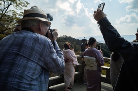 Martin Parr shooting in Japan