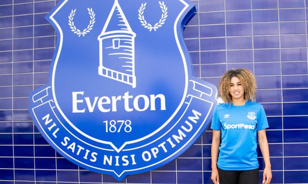Gabrielle George has signed a full-time contract with WSL 1 newcomers Everton.
