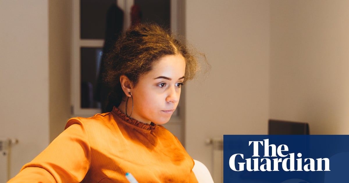 The AI Dilemma in Higher Education: Pressures and Implications