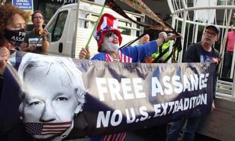 Demonstrators protest in defence of Julian Assange outside the Old Bailey in London