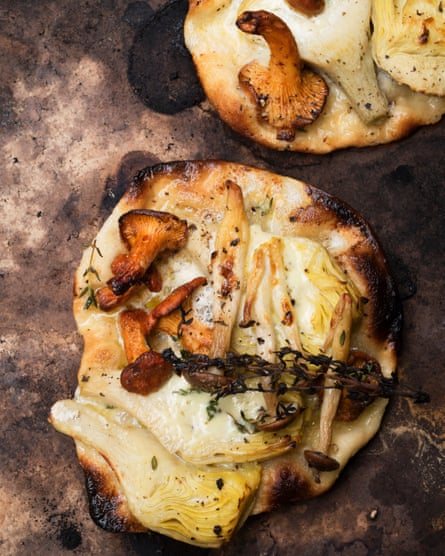 Pure magic: mushroom and artichoke pizzette.