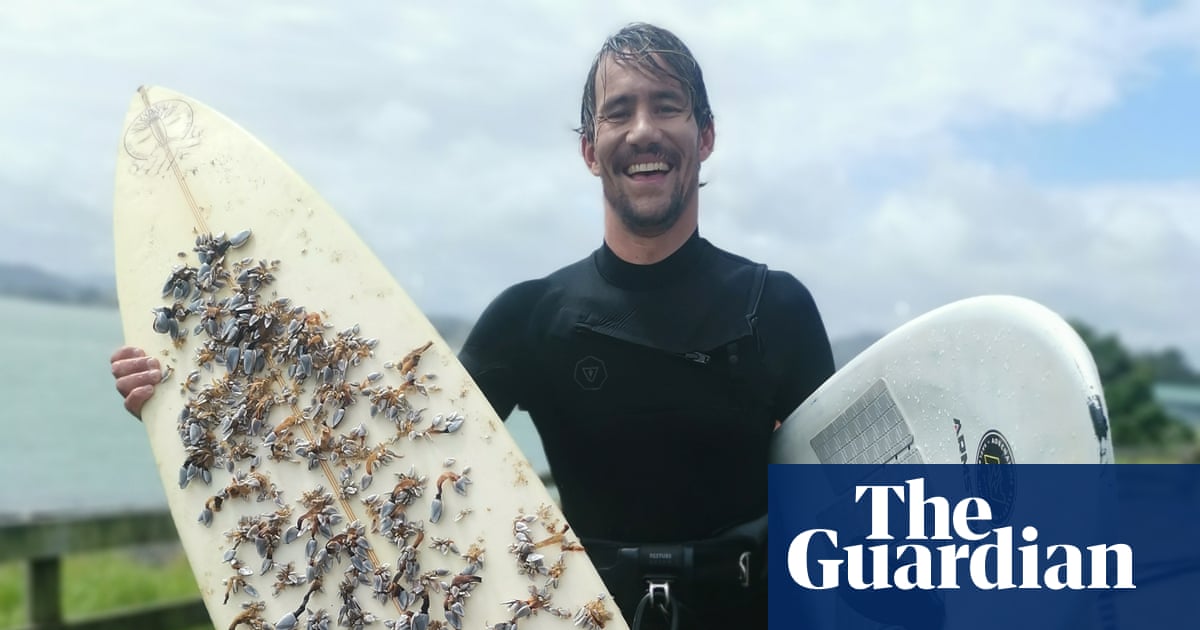 Man finds surfboard that drifted 2,400km from Australia to New Zealand - and then finds its owner