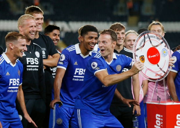 Leicester’s Jonny Evans prepares to lift the pre-season Corendon Cup