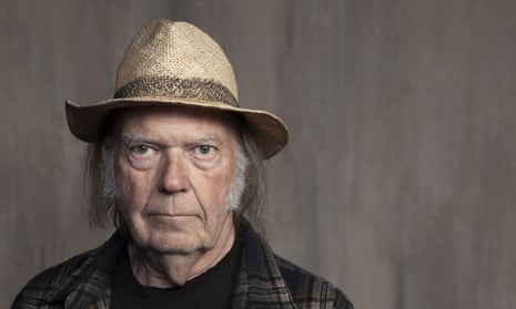 Spotify has begun removing Neil Young’s music from its platform after an ultimatum issued by the star earlier this week to the company.