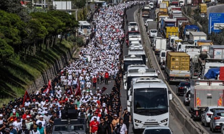 Supporters of Kemal Kılıçdaroğlu, leader of Turkey’s CHP opposition, on the March for Justice, 6 July.