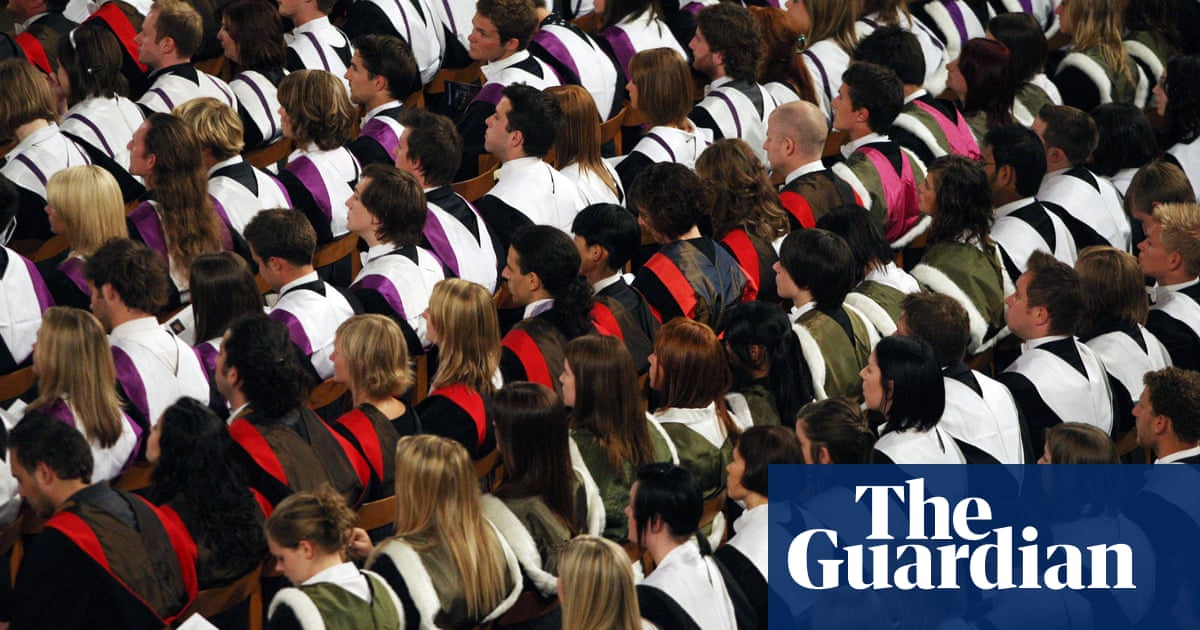 Student loan changes in England will cost middle earners £30k, analysis says