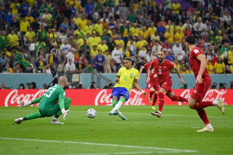 A big chance for Raphinha!