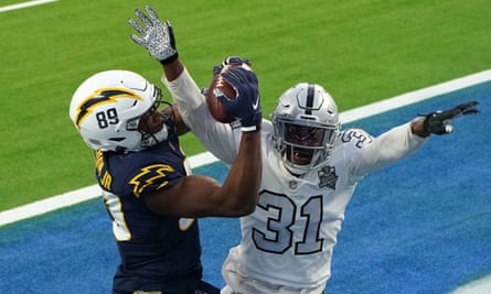 18+ Török Magyar Horgolószótár Background