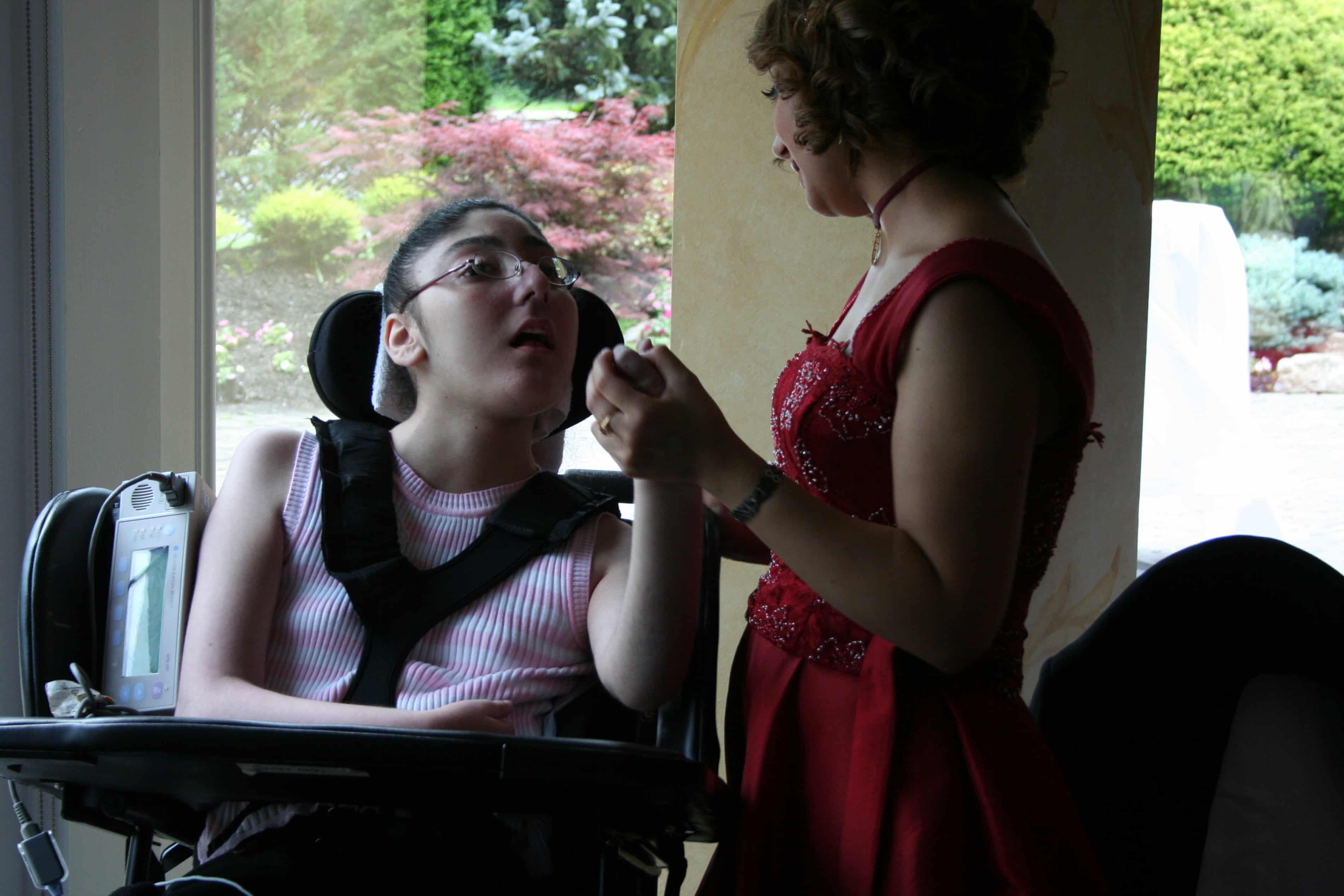 My sister needed the right wheelchair to survive. Insurance refused it till the end (theguardian.com)