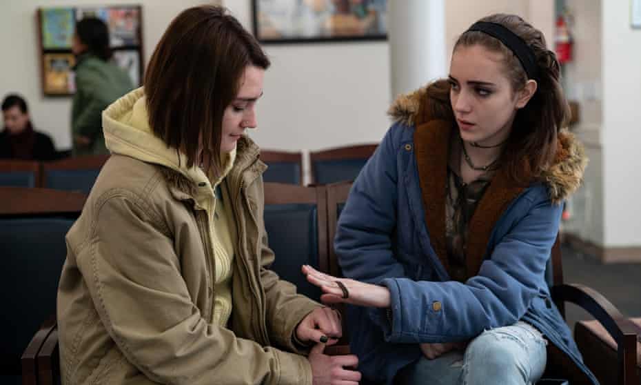 Sidney Flanigan and Talia Ryder in Never Rarely Sometimes Always