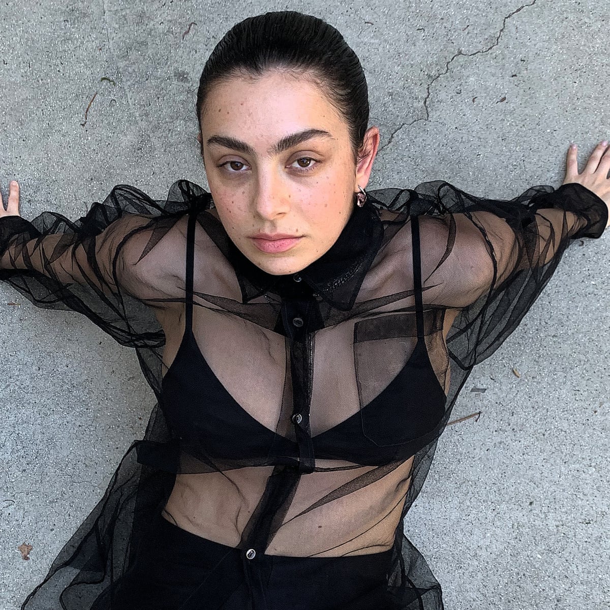 Download Charli Xcx It S Weird Yelling Into A Mic While My Boyfriend Does For Android Get Wallpaper Charli Xcx It S Weird Yelling Into A Mic While My Boyfriend Does Free