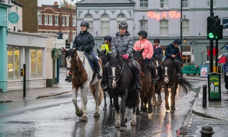 Riders brave the rain in Wimbledon on Sunday morning