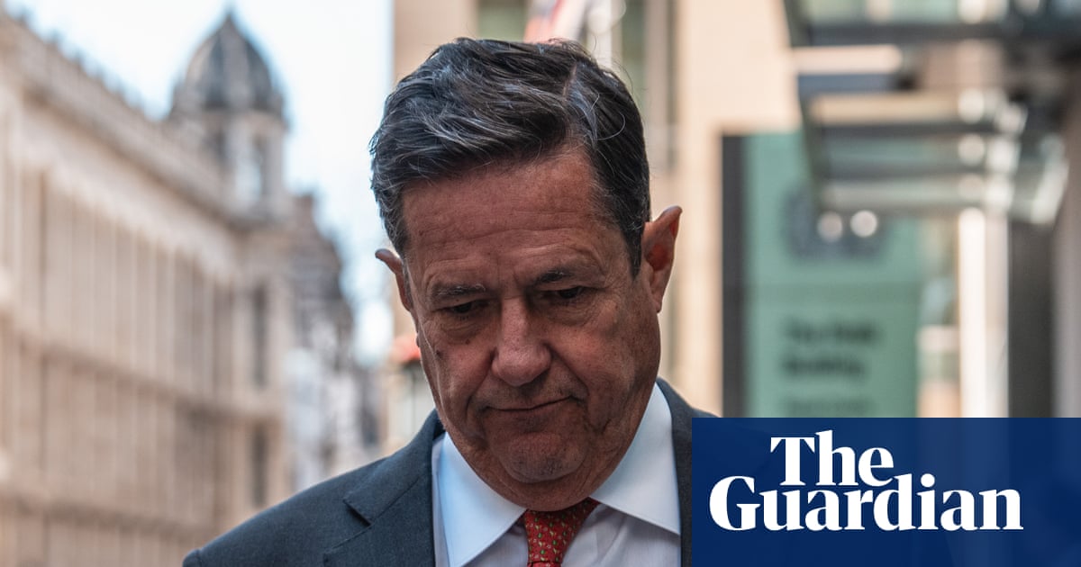 Elizabeth Warren urges US regulators to investigate Jes Staley ties to Epstein