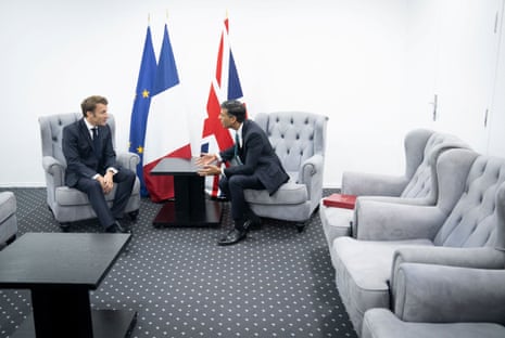 Rishi Sunak (right) meeting Emmanuel Macron, the French president, at Cop27.