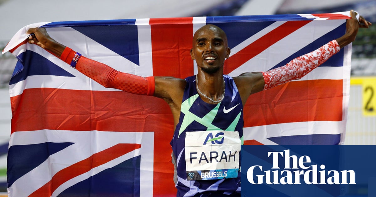 Mo Farah breaks one-hour world record on amazing return to track