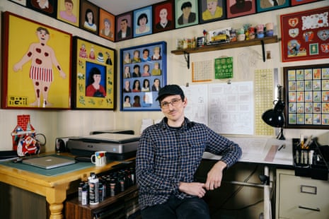 Nick Drnaso, escritor de histórias em quadrinhos fotografado em seu estúdio em Chicago.