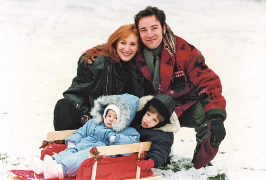 Bruce Springsteen, his wife Patti Scialfa and the kids go sledging.