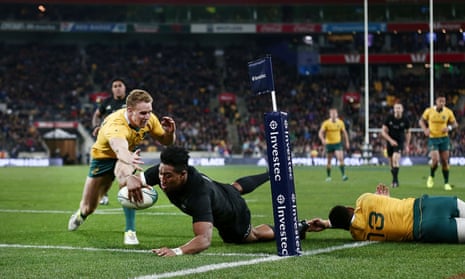 Julian Savea crosses in the corner