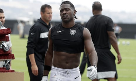 Star wideout Antonio Brown, cut by Raiders, joins Patriots in