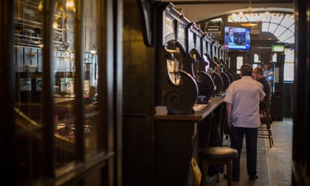 The Pevsner guide describes the town’s Bull Inn as ‘Scotland’s finest art nouveau pub’.