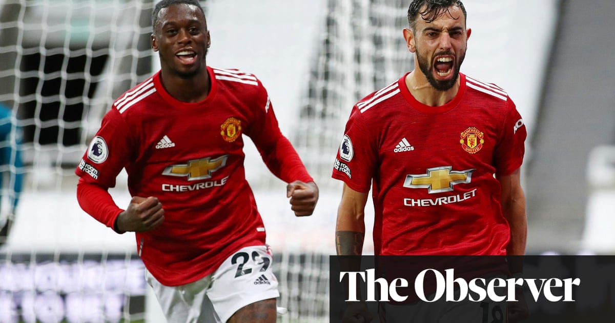 Manchester United score three late goals to seal comeback win at Newcastle