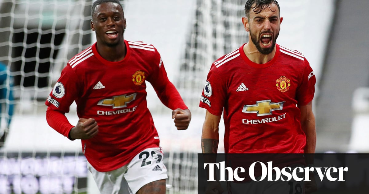 Manchester United score three late goals to seal comeback win at