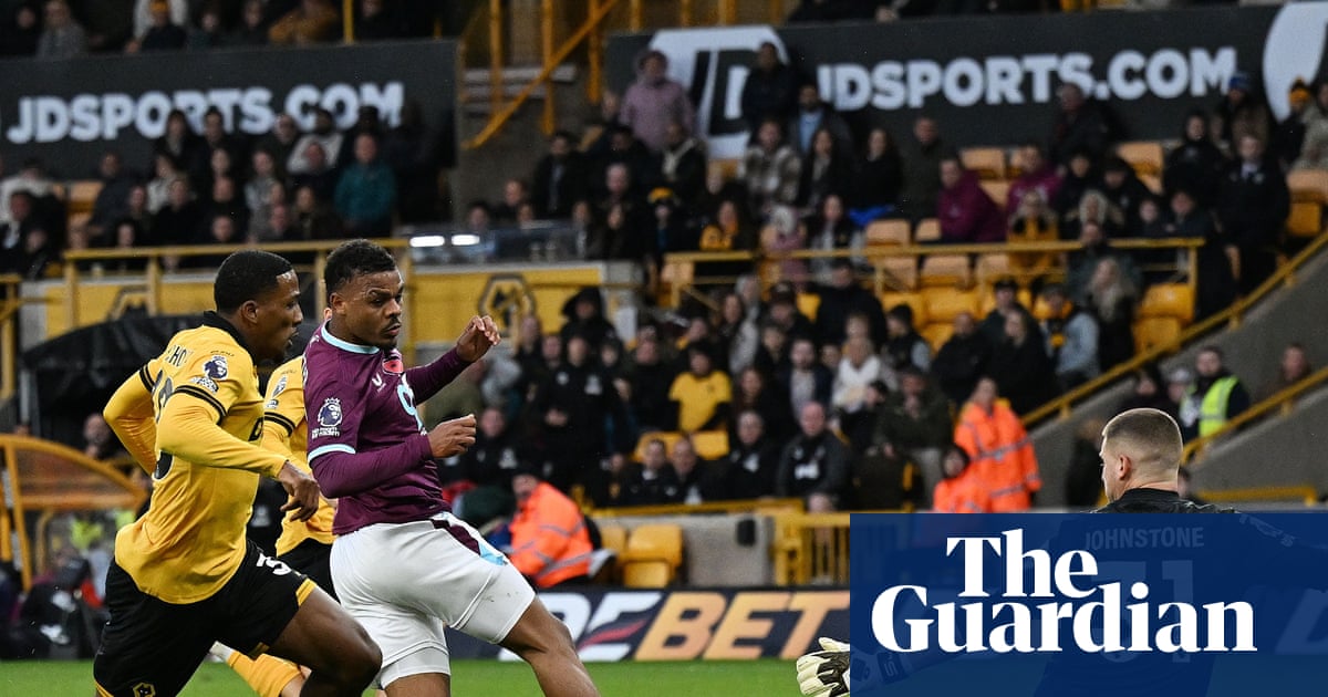Burnley secures dramatic 3-2 Premier League win over bottom Wolves