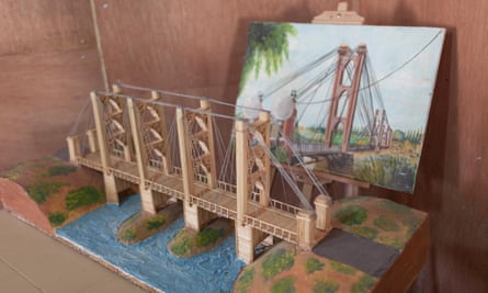 Model of Deir ez-Zor suspension bridge.