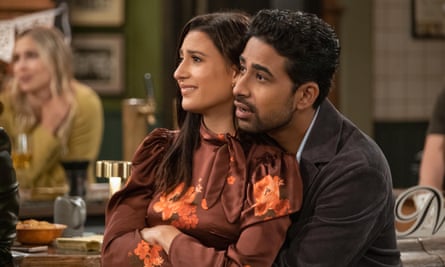 Ashley Reyes as Hannah and Suraj Sharma as Sid in How I Met Your Father.